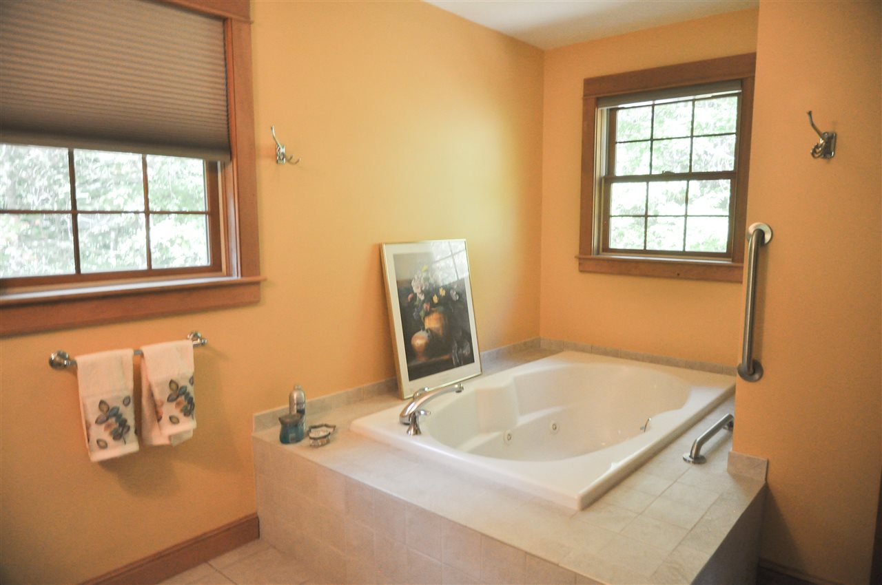 494 West Road Bradford, NH 03221 - Photo 9 of 16