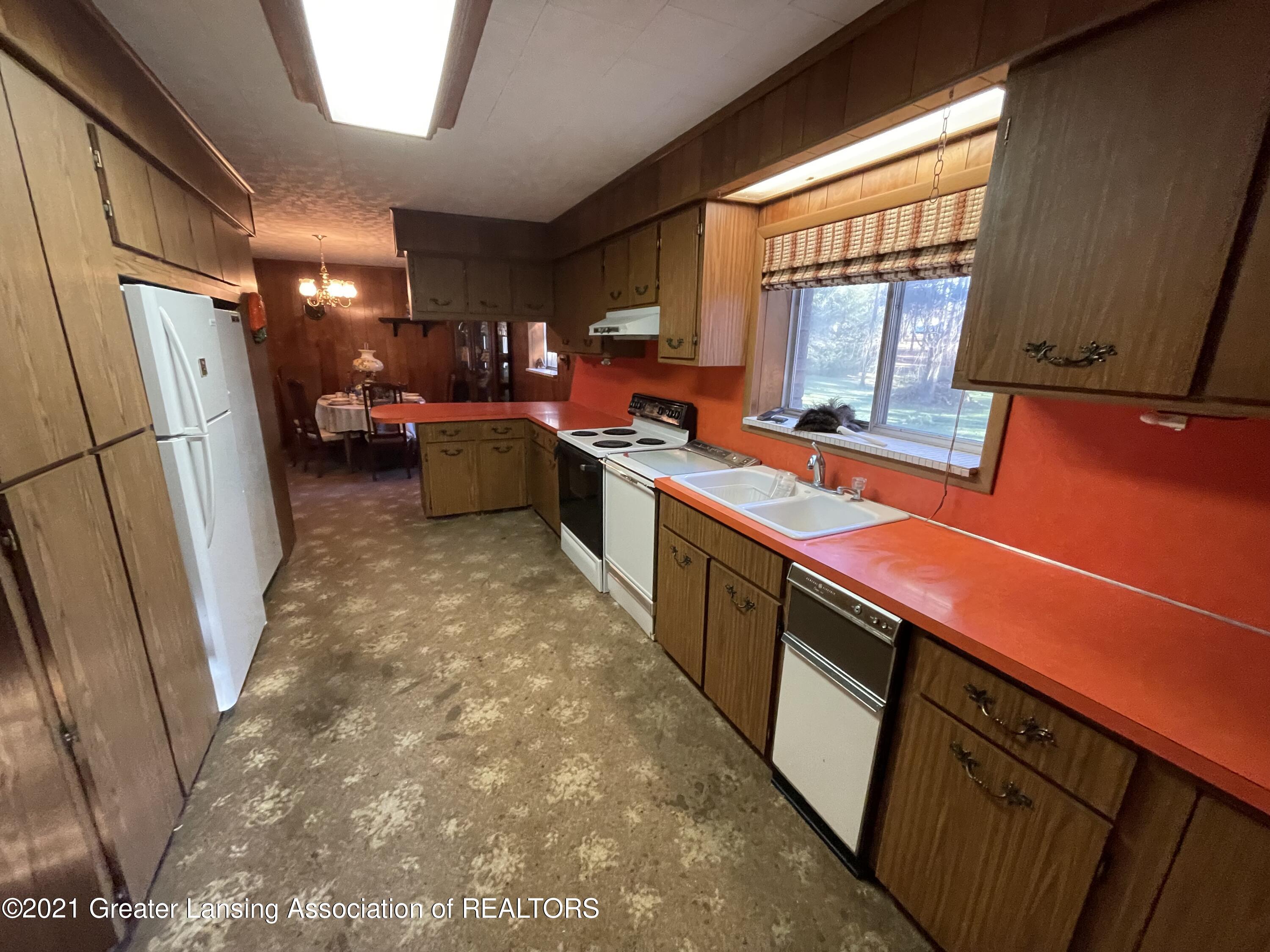 15053 Nichols Road Bath, MI 48808 - Photo 6 of 26 IMG_3823