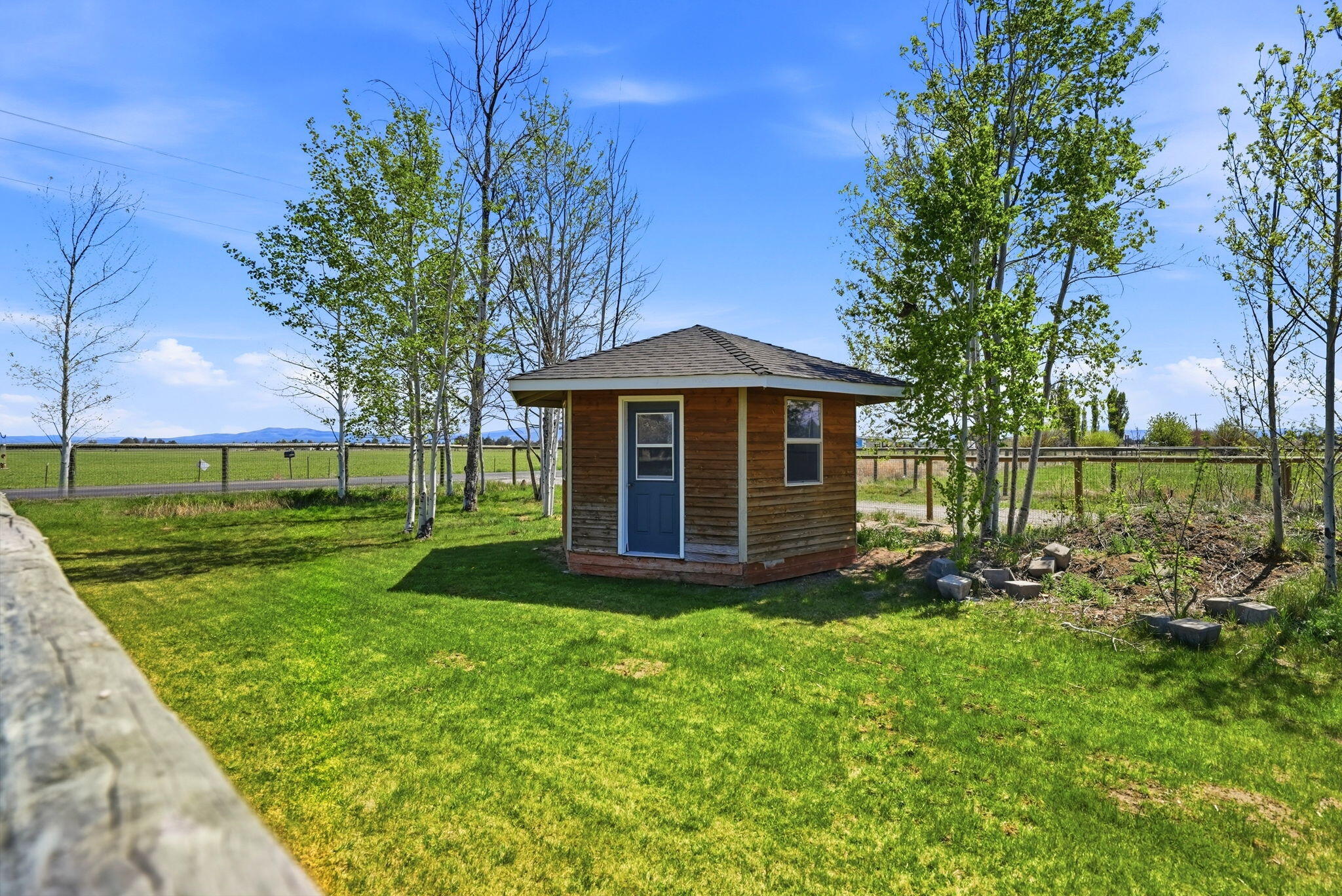 26345 Walker Road Bend, OR 97701 - Photo 58 of 98 54-web-or-mls-Riley_Visuals_086