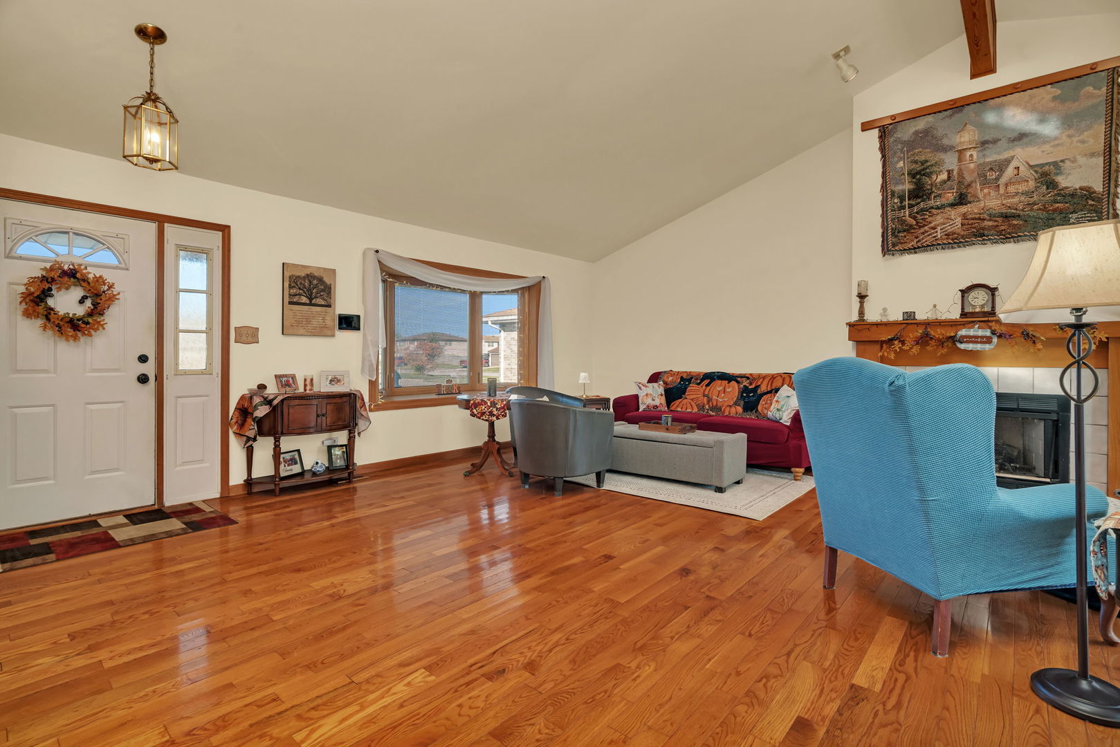20107 Arroyo Avenue Lynwood, IL 60411 - Photo 2 of 33 a living room with furniture and wooden floor