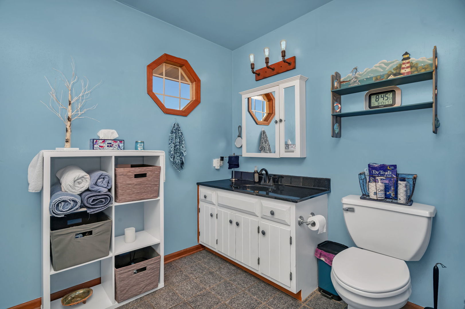 20107 Arroyo Avenue Lynwood, IL 60411 - Photo 21 of 33 a bathroom with a toilet a sink and a mirror
