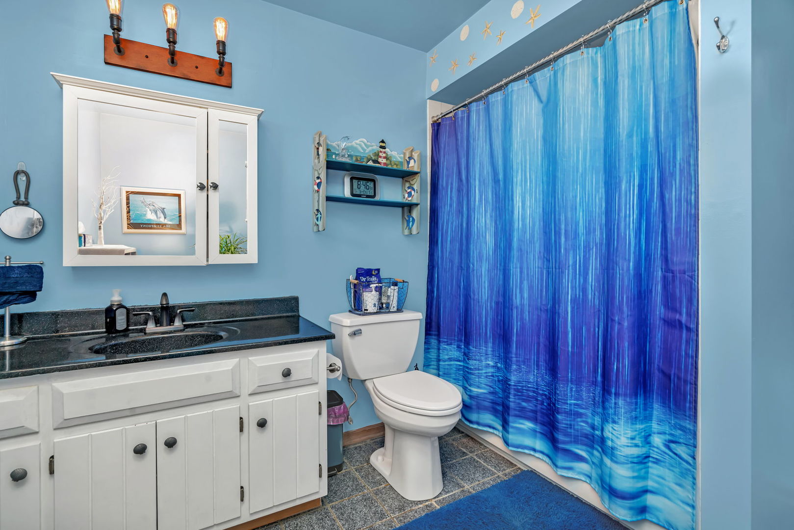 20107 Arroyo Avenue Lynwood, IL 60411 - Photo 22 of 33 a bathroom with a toilet a sink and mirror