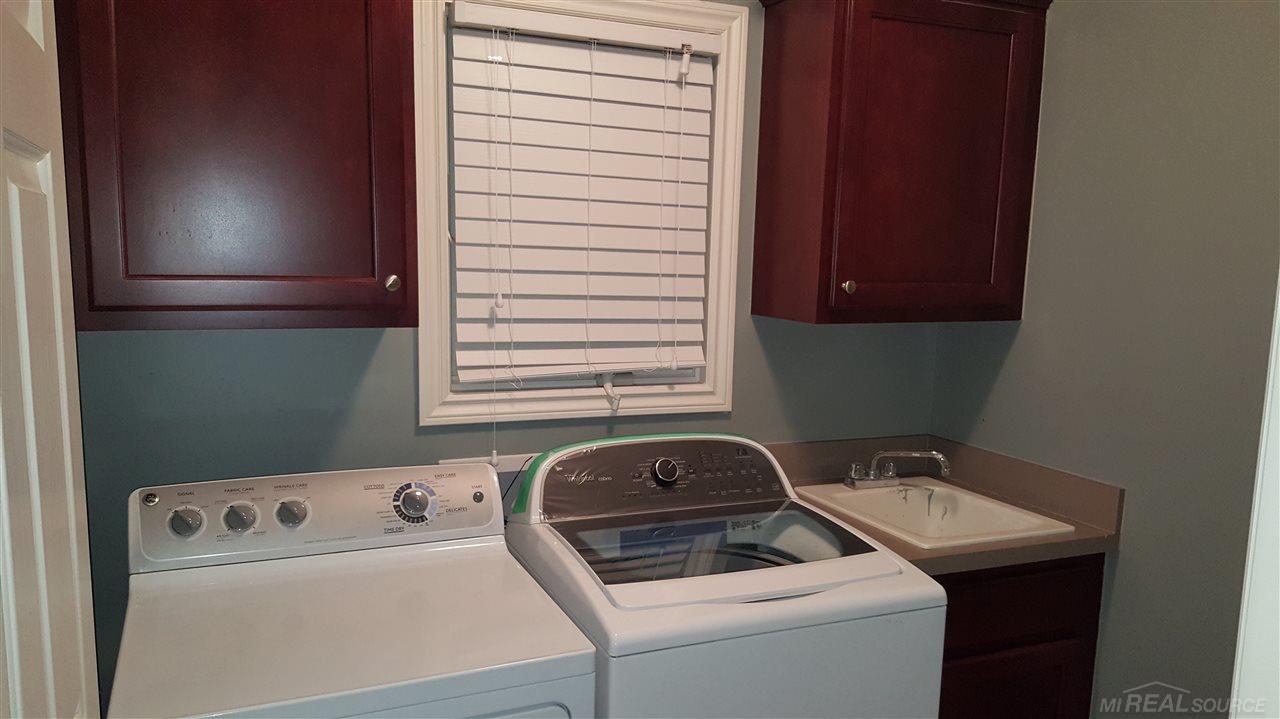 20489 Armada Ridge Road Armada, MI 48005 - Photo 8 of 22 31281528-7.JPG