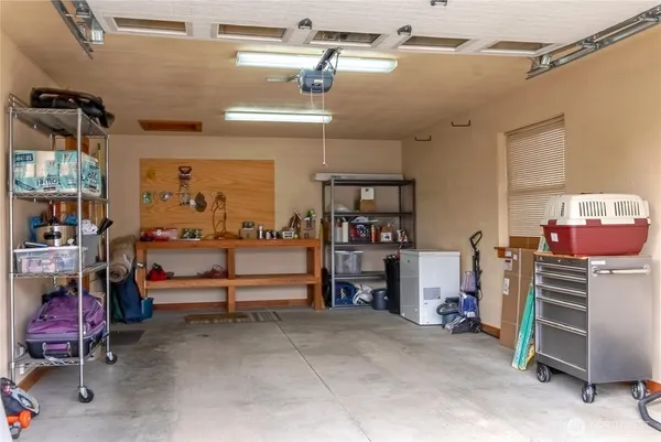 a view of livingroom with furniture
