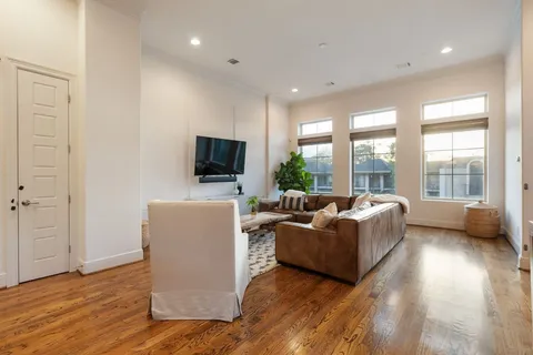 $774,900 | 3911 McDuffie Street, Houston, TX 77098