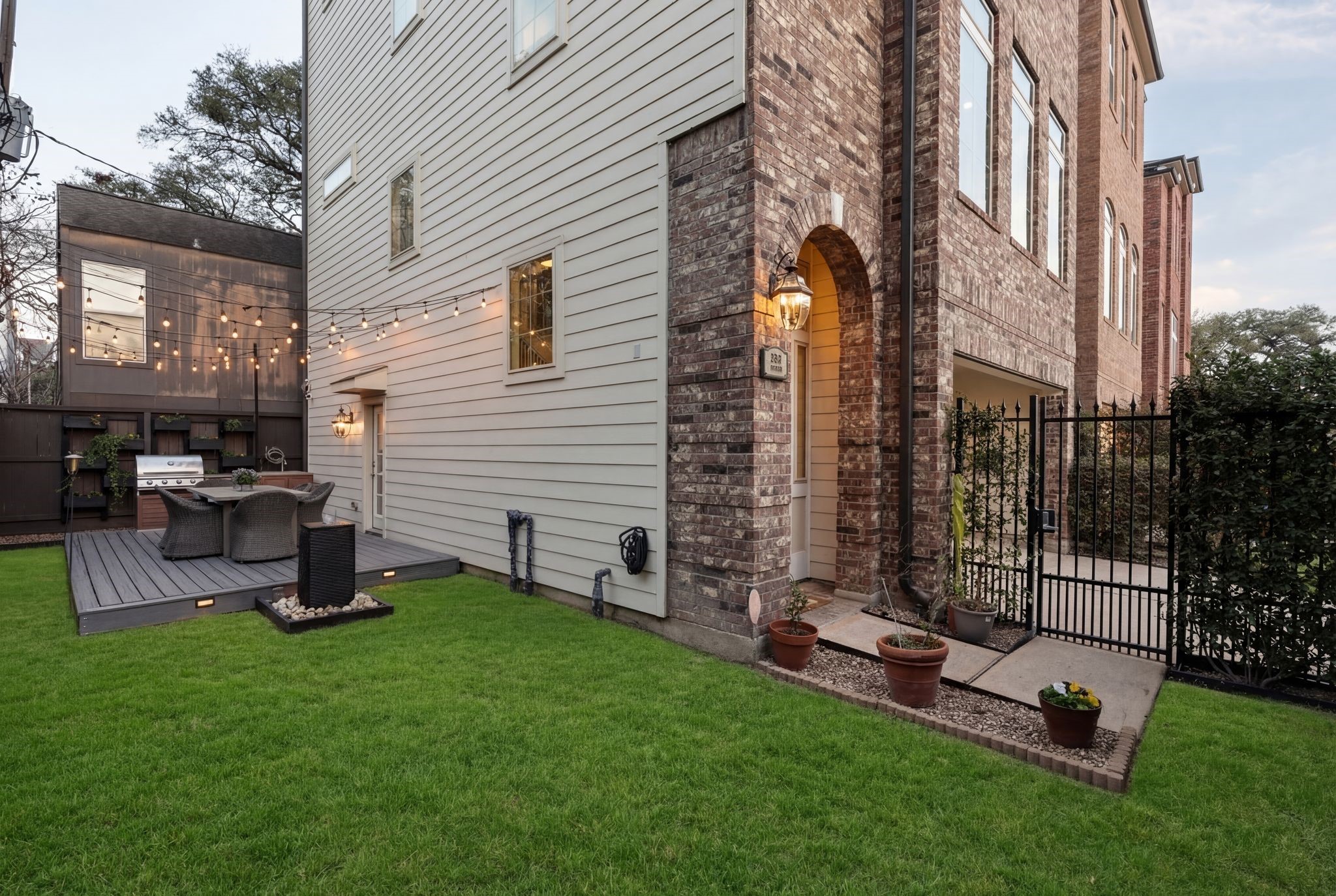 3911 McDuffie Street Houston, TX 77098 - Photo 2 of 35