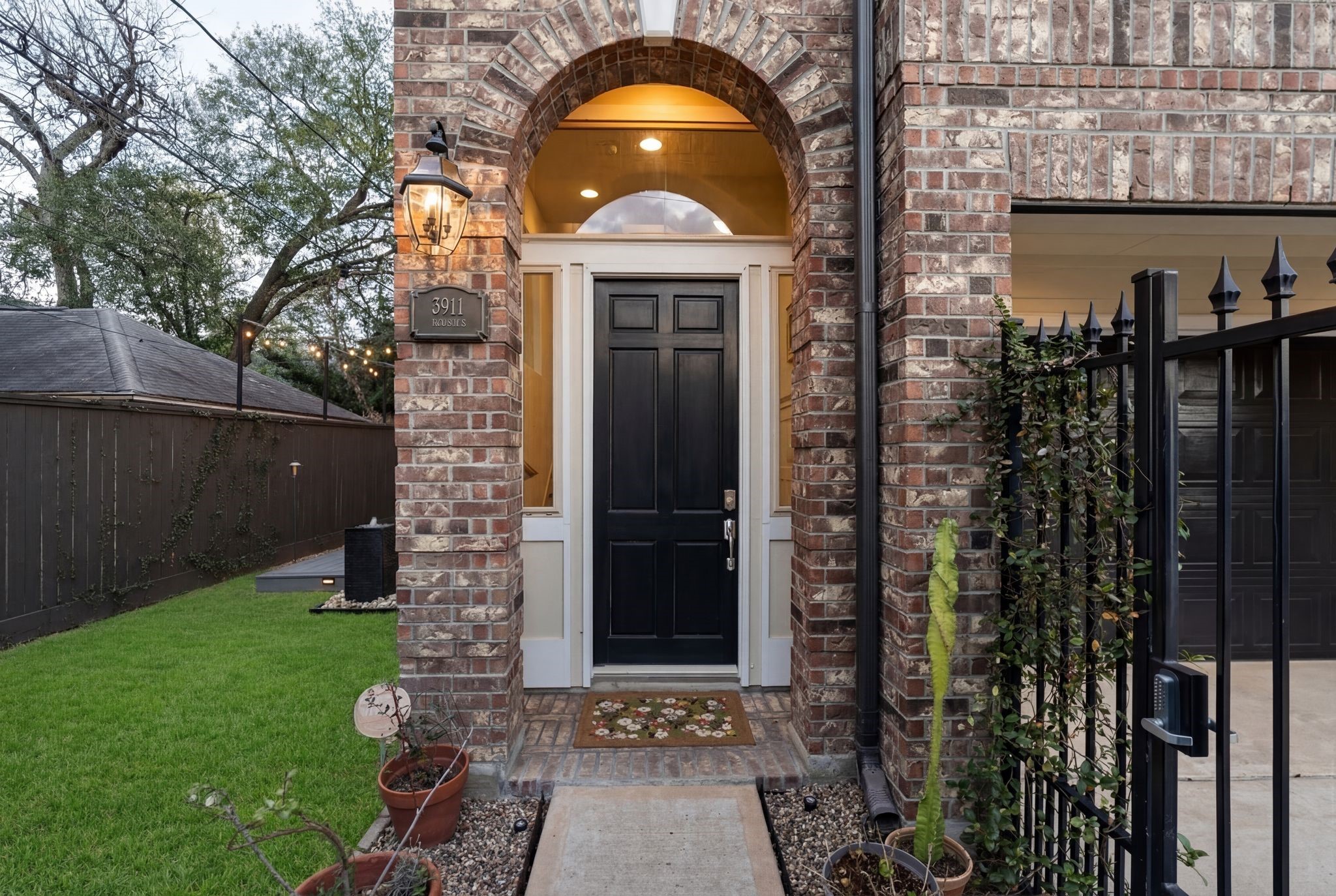 3911 McDuffie Street Houston, TX 77098 - Photo 4 of 35