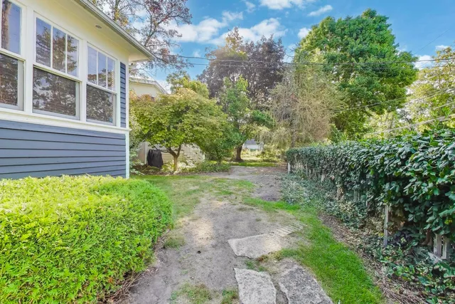 $3,000 | 2643 Poplar Avenue, Evanston, IL 60201