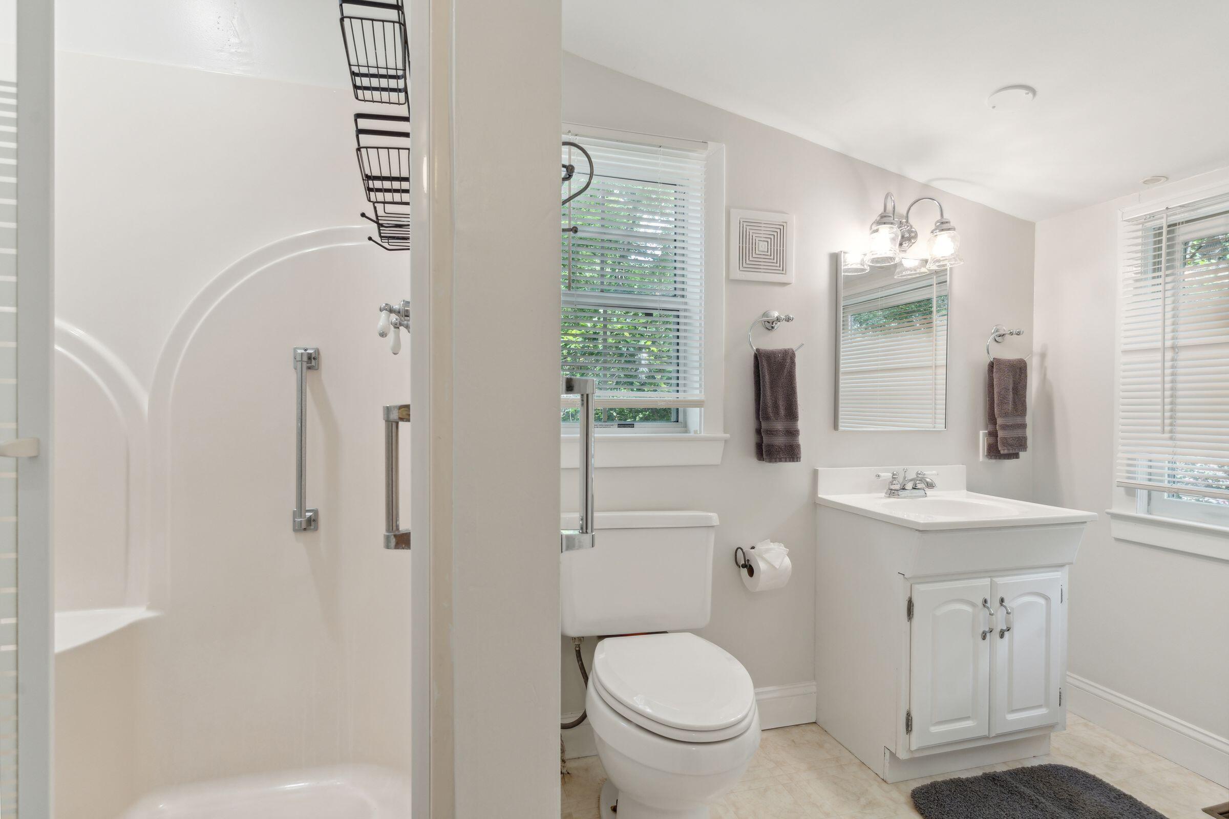 1208 Chesterfield Road North Charleston, SC 29405 - Photo 26 of 55 Primary full bathroom