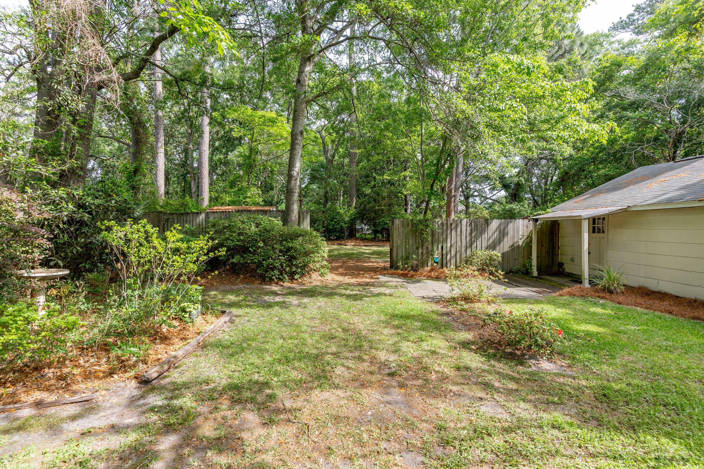 1208 Chesterfield Road North Charleston, SC 29405 - Photo 41 of 55 Beautiful Lush Landscaping
