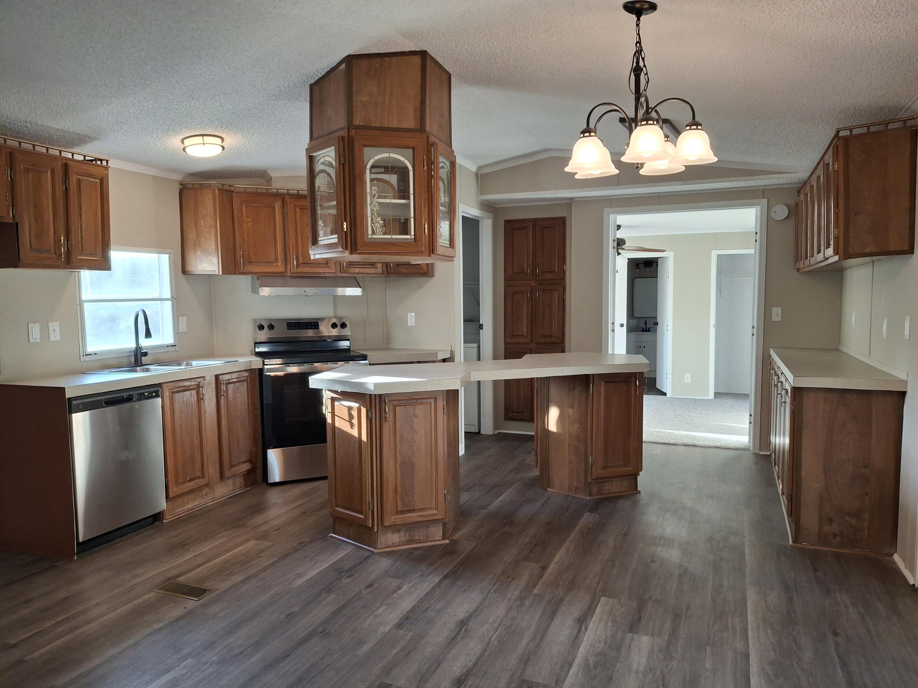 1030 Cook Street Manning, SC 29102 - Photo 4 of 34