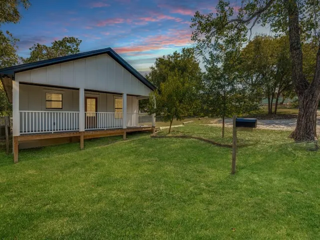 $299,000 | 796 North 7th Street, Midlothian, TX 76065