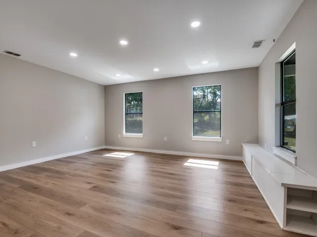 $299,000 | 796 North 7th Street, Midlothian, TX 76065