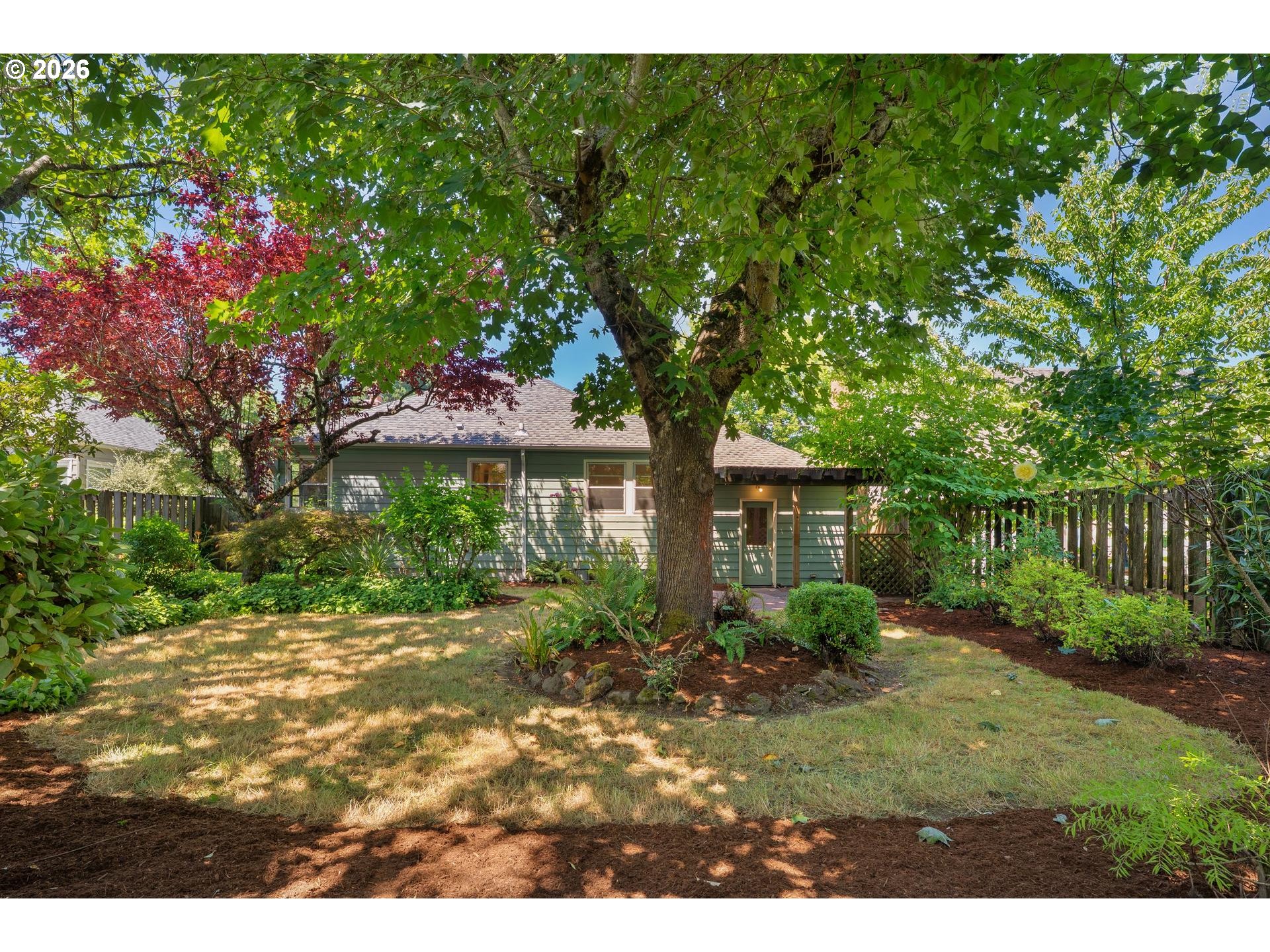 3814 Northeast Simpson Street Portland, OR 97211 - Photo 25 of 32