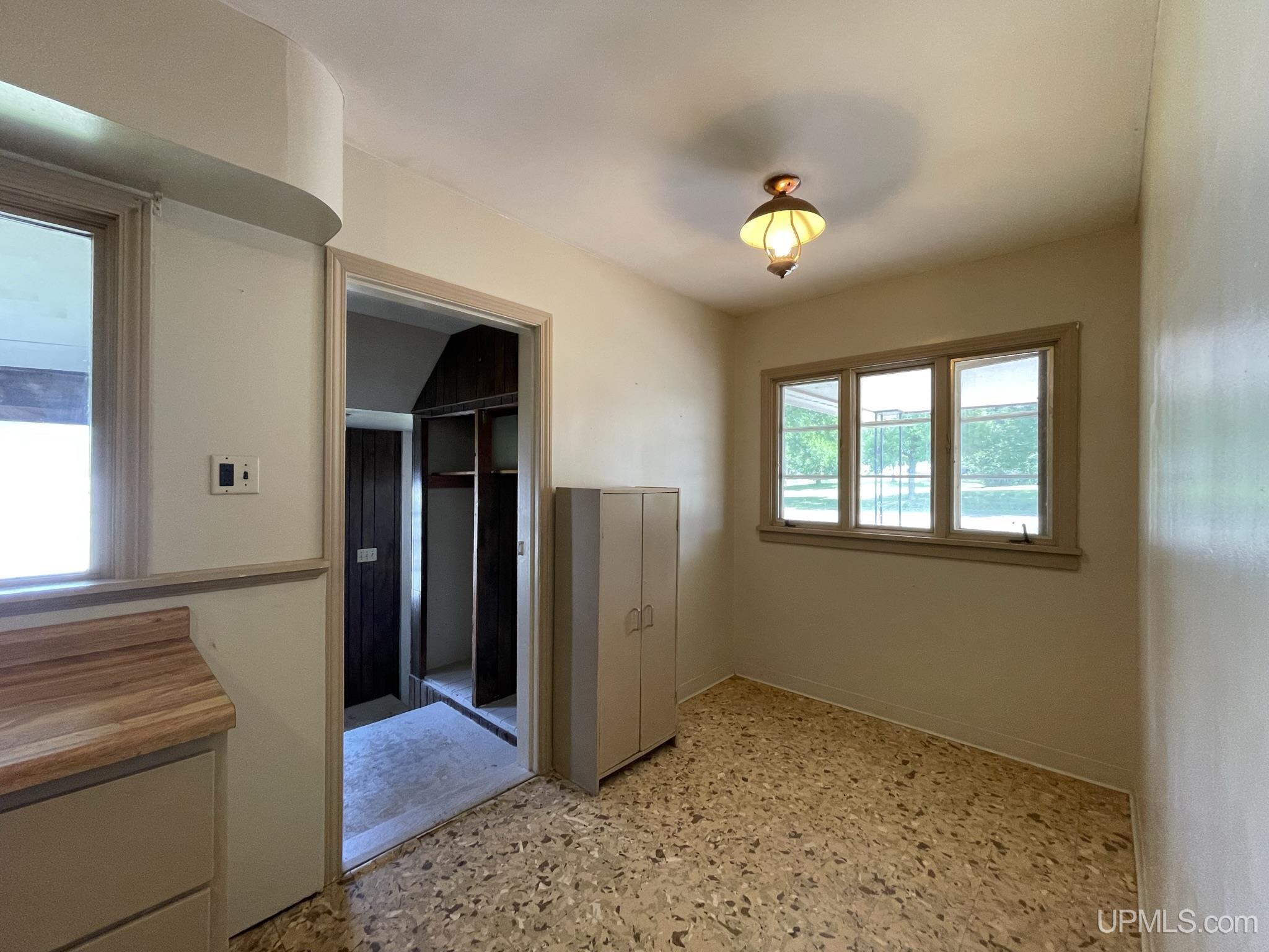 102 West Fall Street L'Anse, MI 49946 - Photo 13 of 43