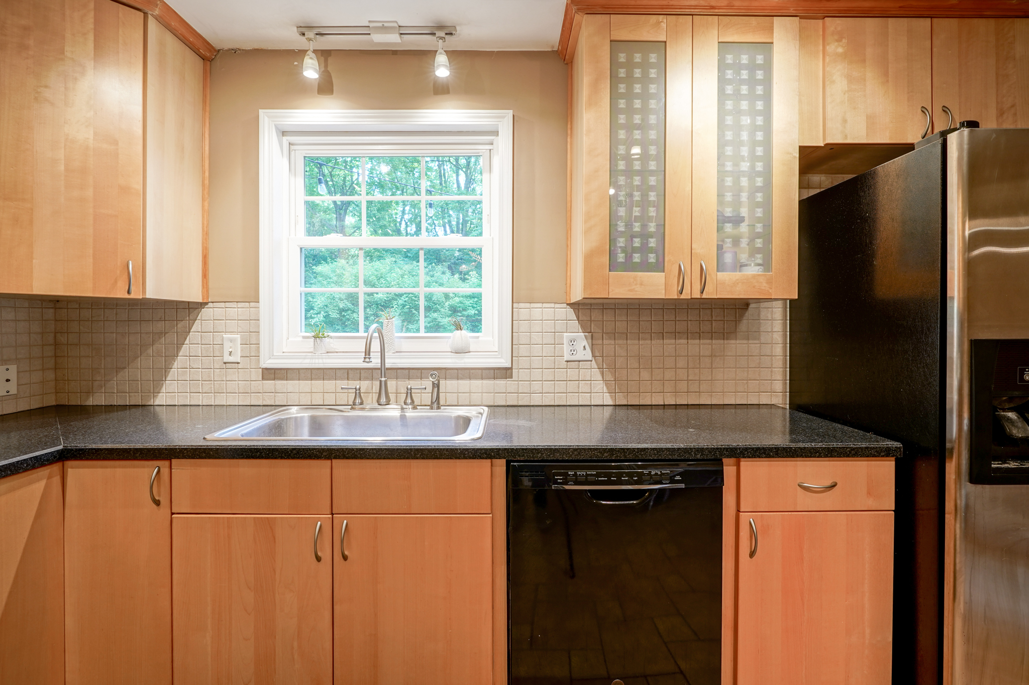 4546 Dickson Road Indianapolis, IN 46226 - Photo 17 of 44 Gallery Image 17