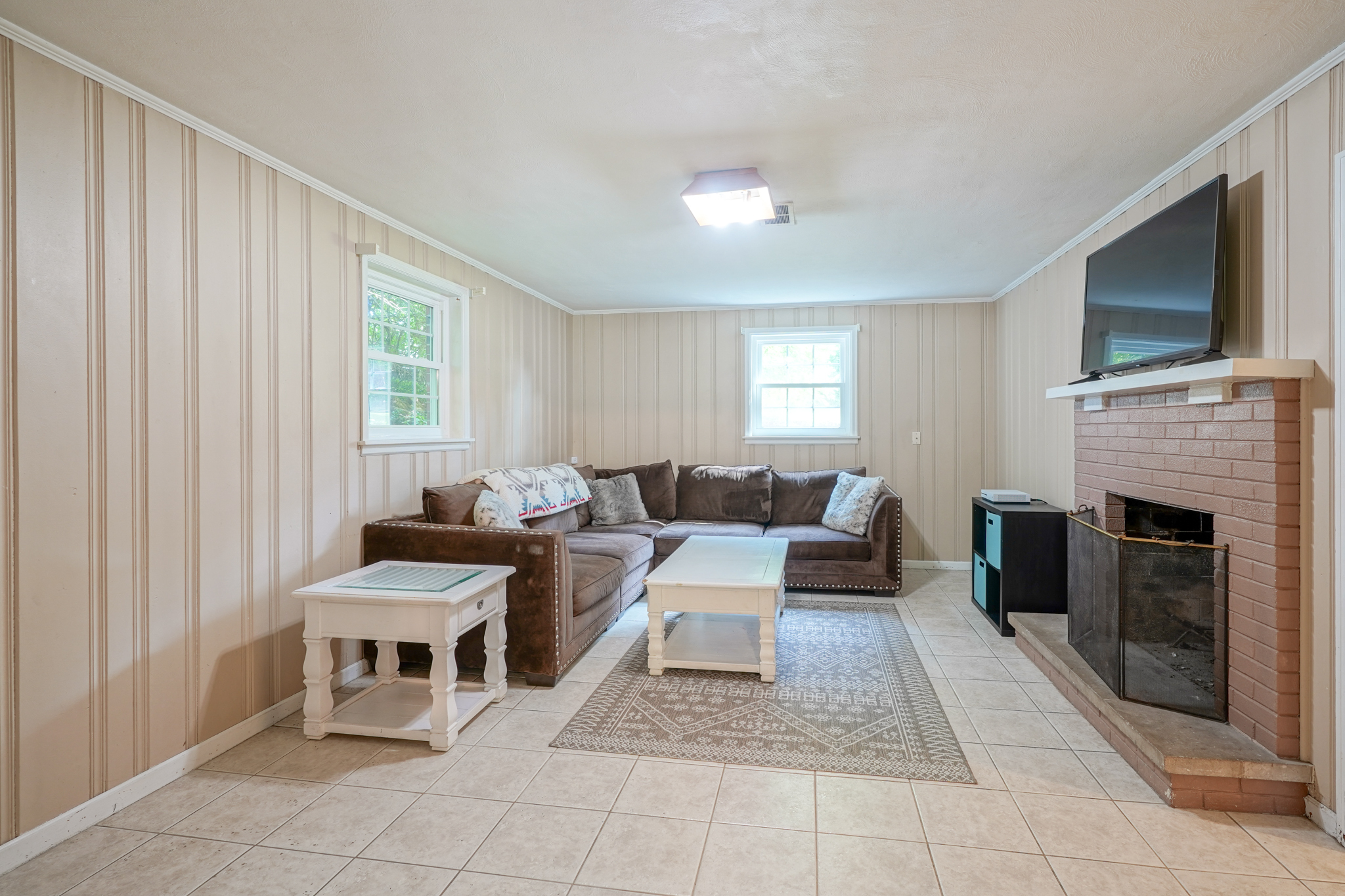 4546 Dickson Road Indianapolis, IN 46226 - Photo 23 of 44 Gallery Image 23