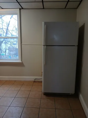 $1,350 | 44 Winter Street, Unit 1S, Fall River, MA 02720