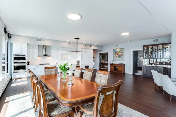 $6,495 | 1240 South 2nd Street, Unit 1601, Minneapolis, MN 55415