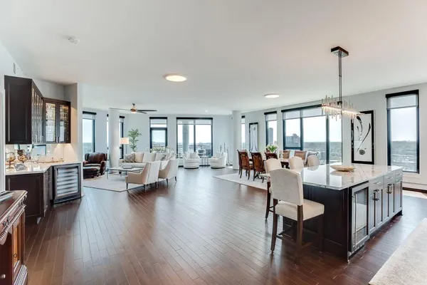 $6,495 | 1240 South 2nd Street, Unit 1601, Minneapolis, MN 55415