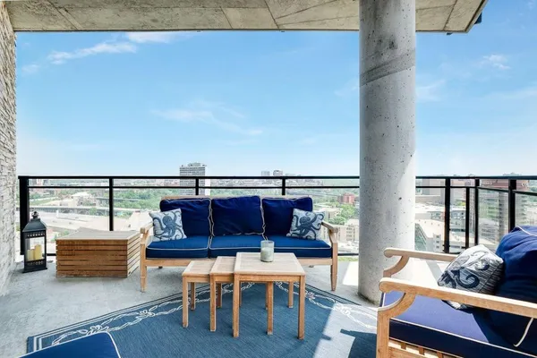 $6,495 | 1240 South 2nd Street, Unit 1601, Minneapolis, MN 55415