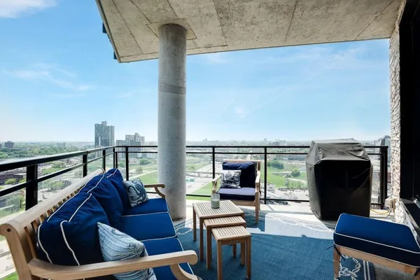 $6,495 | 1240 South 2nd Street, Unit 1601, Minneapolis, MN 55415