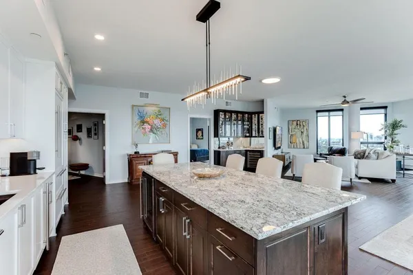 $6,495 | 1240 South 2nd Street, Unit 1601, Minneapolis, MN 55415