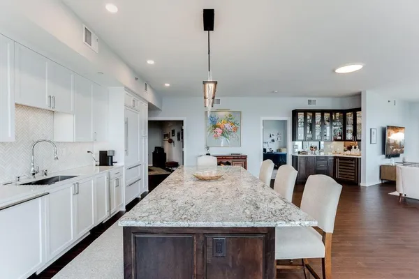 $6,495 | 1240 South 2nd Street, Unit 1601, Minneapolis, MN 55415
