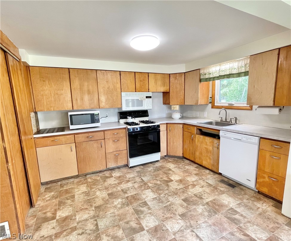 1179 State Road Hinckley, OH 44233 - Photo 10 of 29 Gallery Image 10