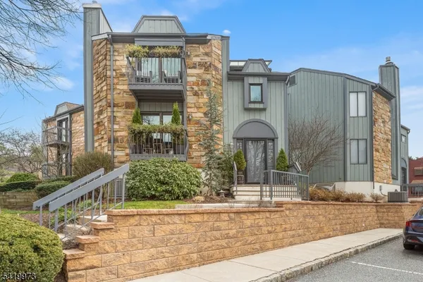 $474,900 | 28 Trafalgar Court, Hackettstown, NJ 07840