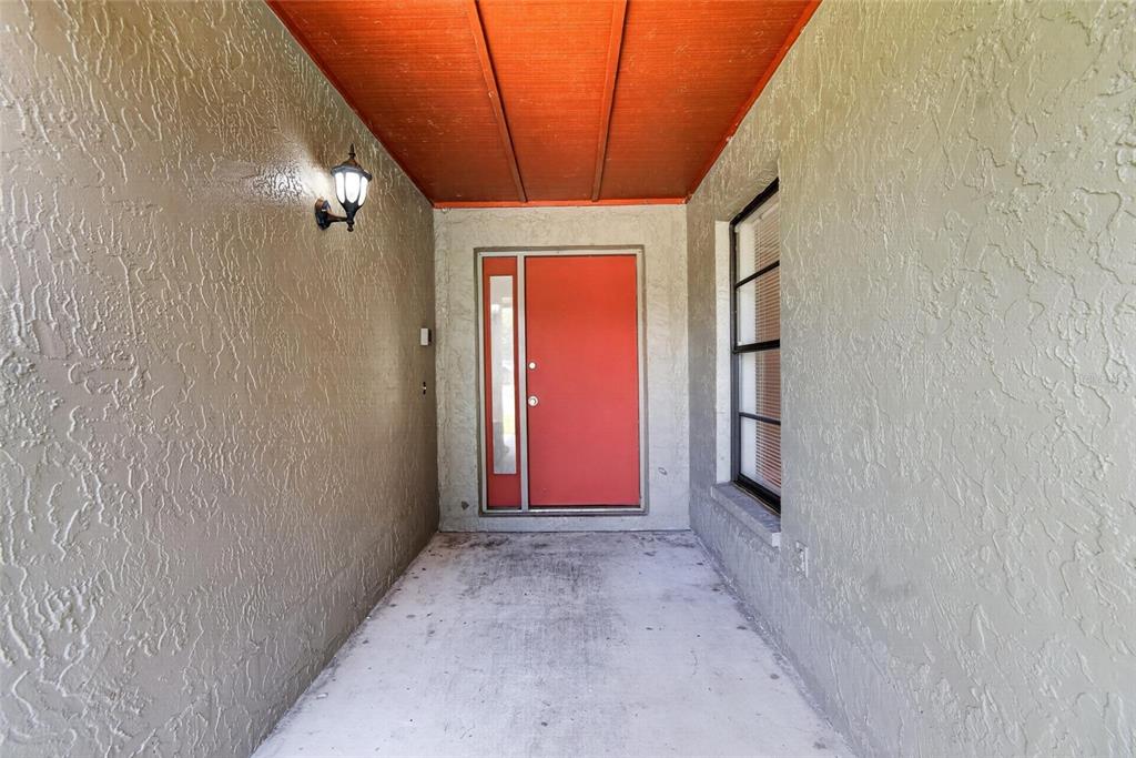 1206 Sail Way Valrico, FL 33594 - Photo 3 of 46