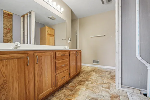 $279,900 | 2005 Quail Cove Drive, Kalamazoo, MI 49009