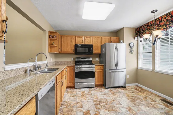 $279,900 | 2005 Quail Cove Drive, Kalamazoo, MI 49009