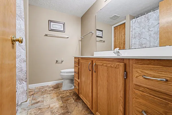 $279,900 | 2005 Quail Cove Drive, Kalamazoo, MI 49009