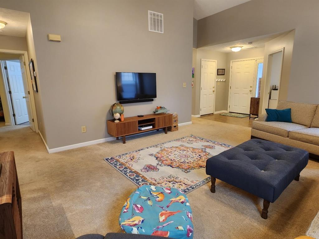 5701 Suffolk Drive Plainfield, IN 46168 - Photo 4 of 25