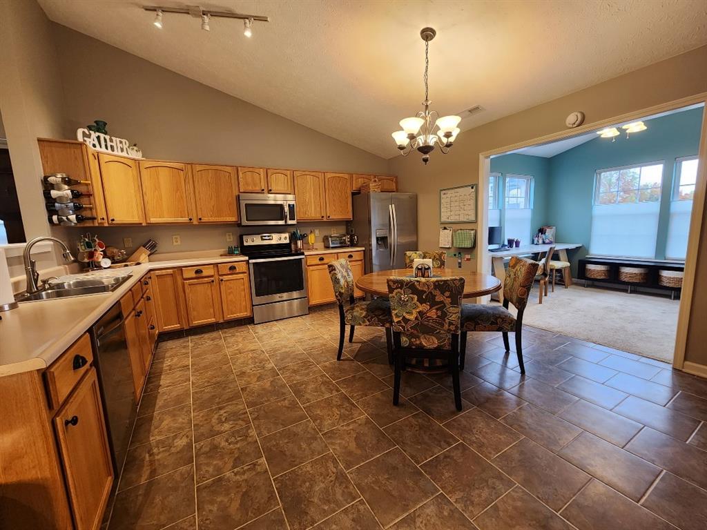 5701 Suffolk Drive Plainfield, IN 46168 - Photo 6 of 25
