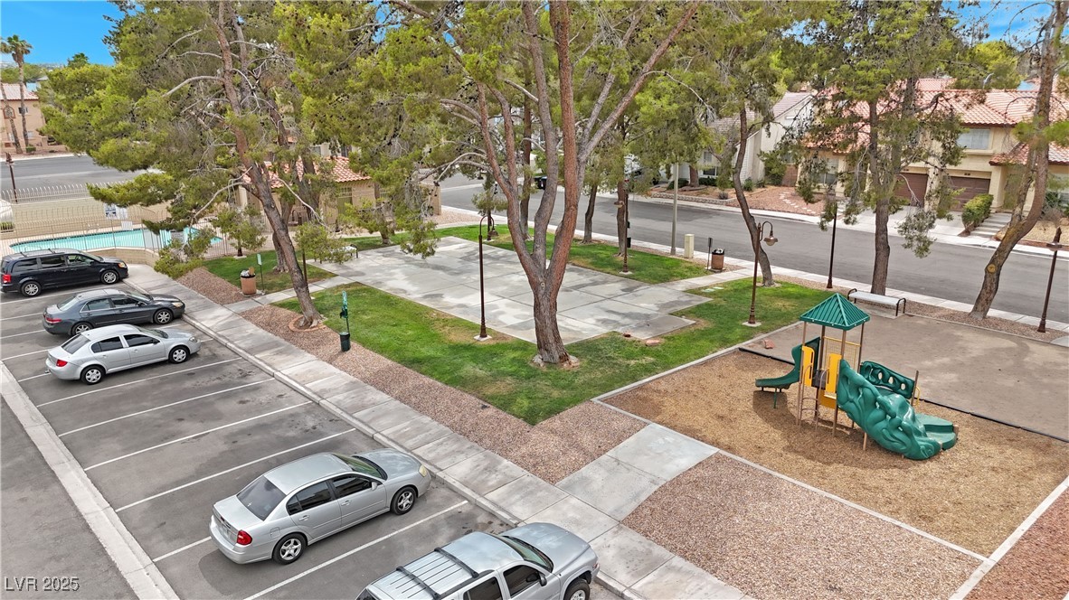 117 Boysenberry Lane Henderson, NV 89074 - Photo 4 of 22 View of community