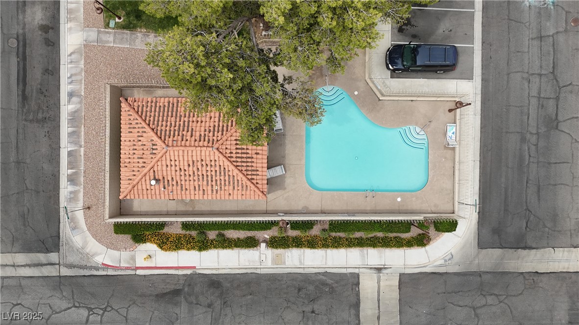 117 Boysenberry Lane Henderson, NV 89074 - Photo 6 of 22 Bird's eye view of a pool