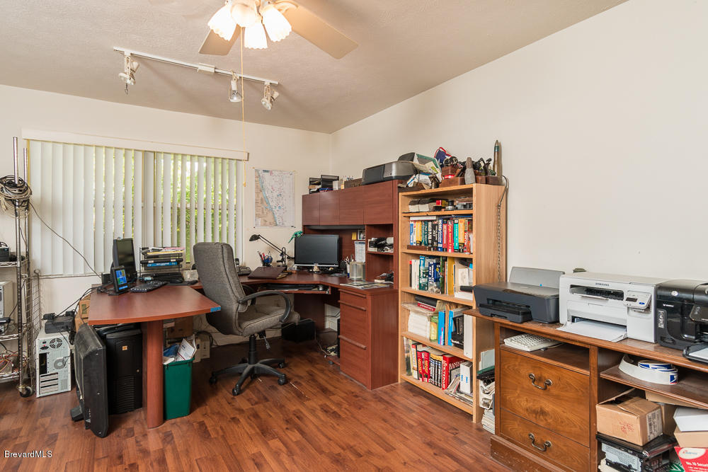 290 Riggs Avenue Melbourne Beach, FL 32951 - Photo 8 of 19 LARGE 1ST BEDROOM!