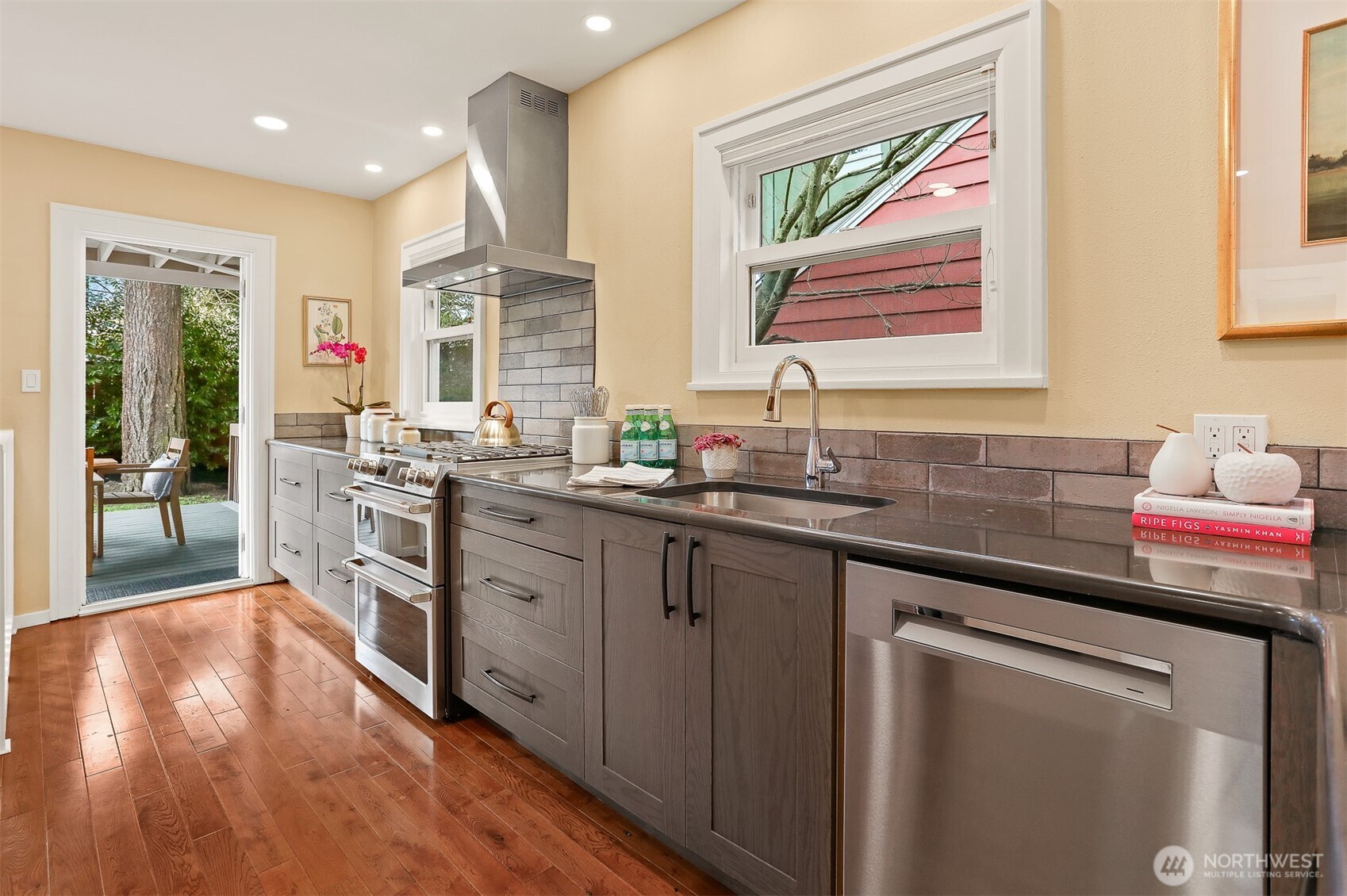 339 Northwest 77th Street Seattle, WA 98117 - Photo 13 of 40