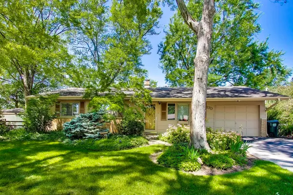 $335,000 | 170 Westview Street, Hoffman Estates, IL 60169