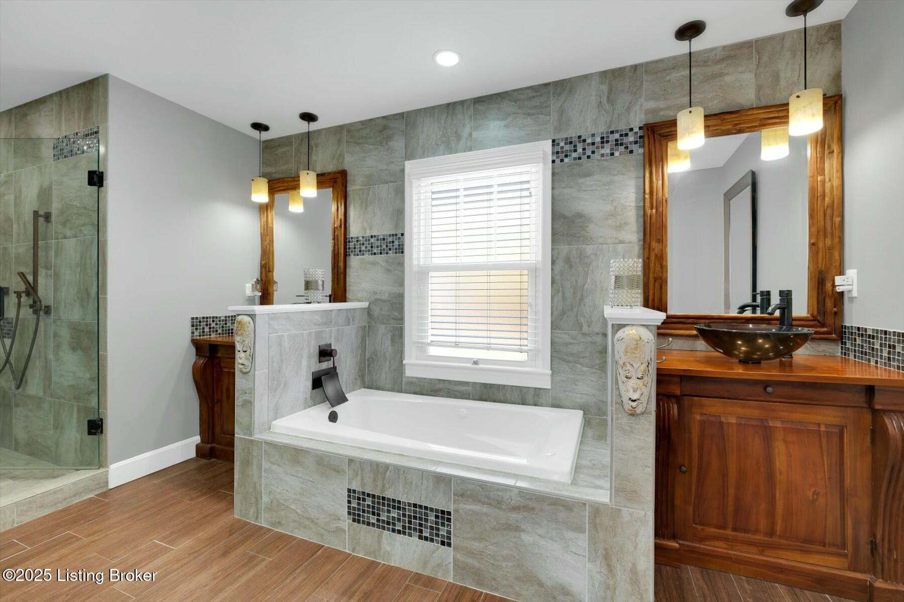 4213 Winchester Road Louisville, KY 40207 - Photo 27 of 52 Primary Bedroom Ensuite