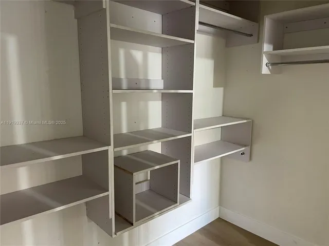 $2,000 | 771 Northeast 199th Street, Unit 105, Miami, FL 33179