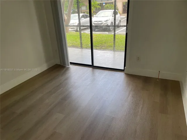 $2,000 | 771 Northeast 199th Street, Unit 105, Miami, FL 33179