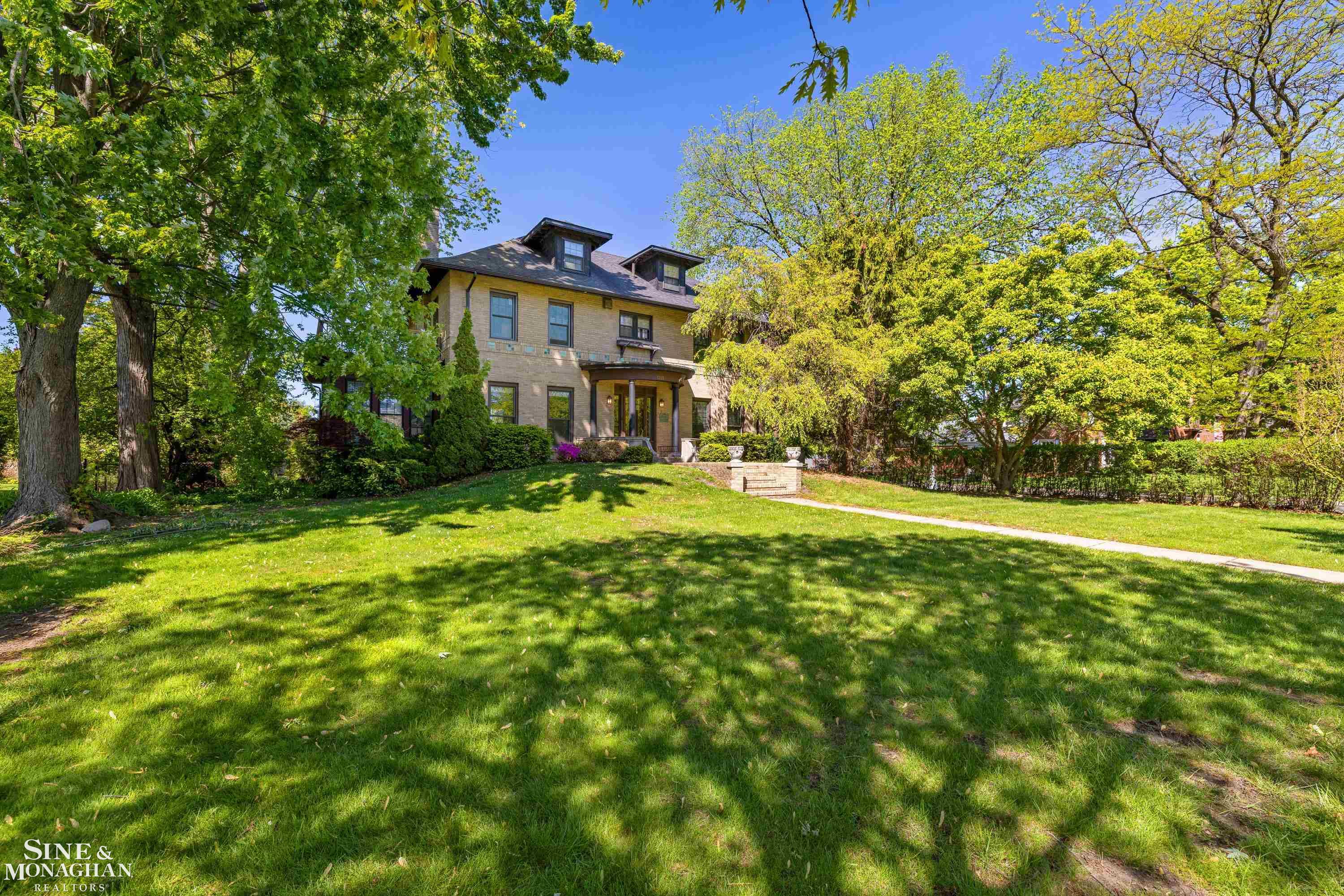 1265 Devonshire Road Grosse Pointe Park, MI 48230 - Photo 3 of 14