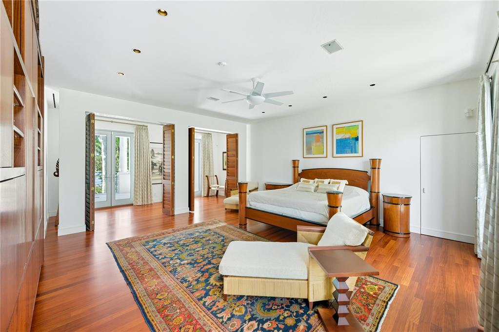 3315 Bay Shore Road Sarasota, FL 34234 - Photo 41 of 96 a living room with furniture and wooden floor
