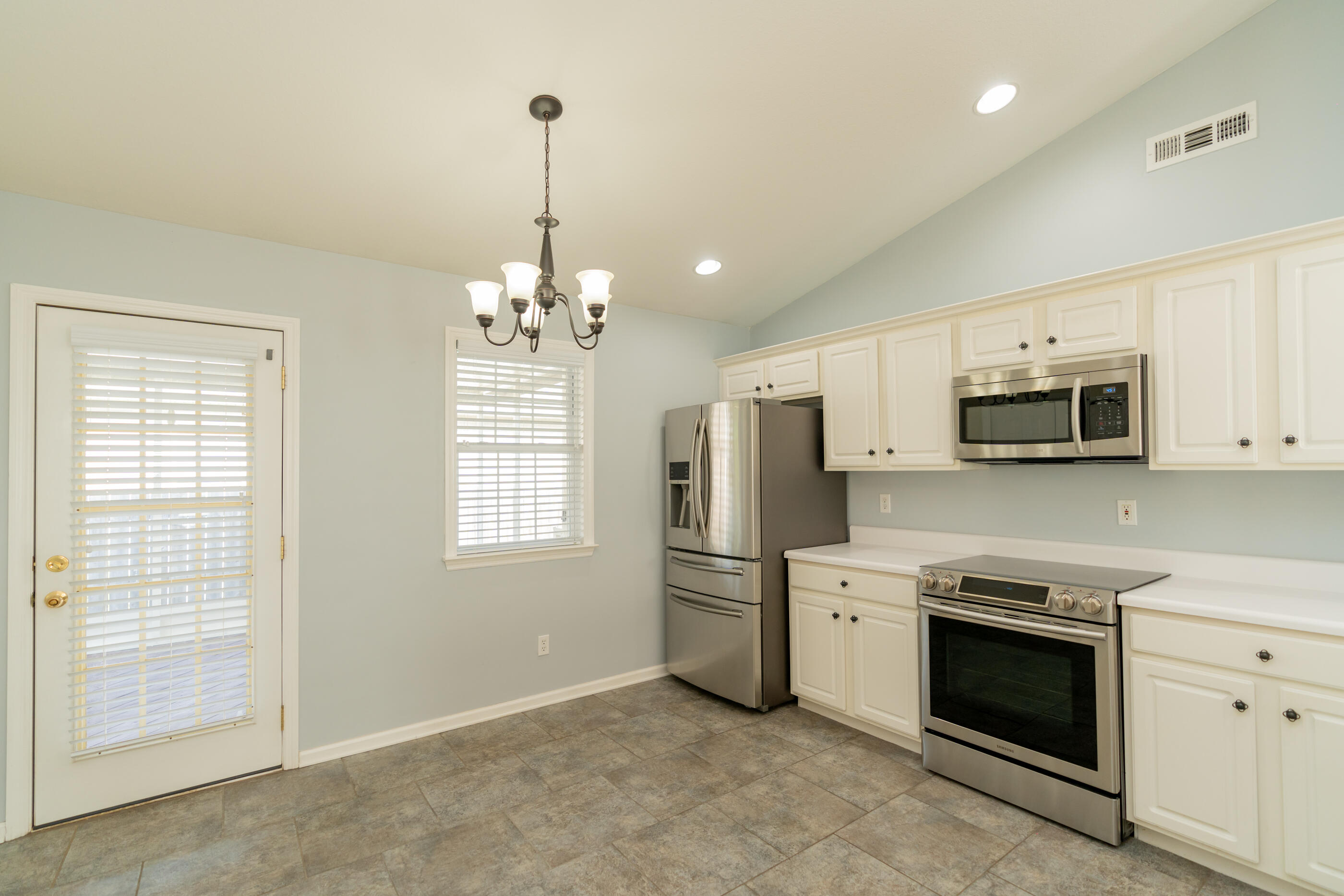 2041 Cannondale Loop Chattanooga, TN 37421 - Photo 5 of 39 DSC08892-17