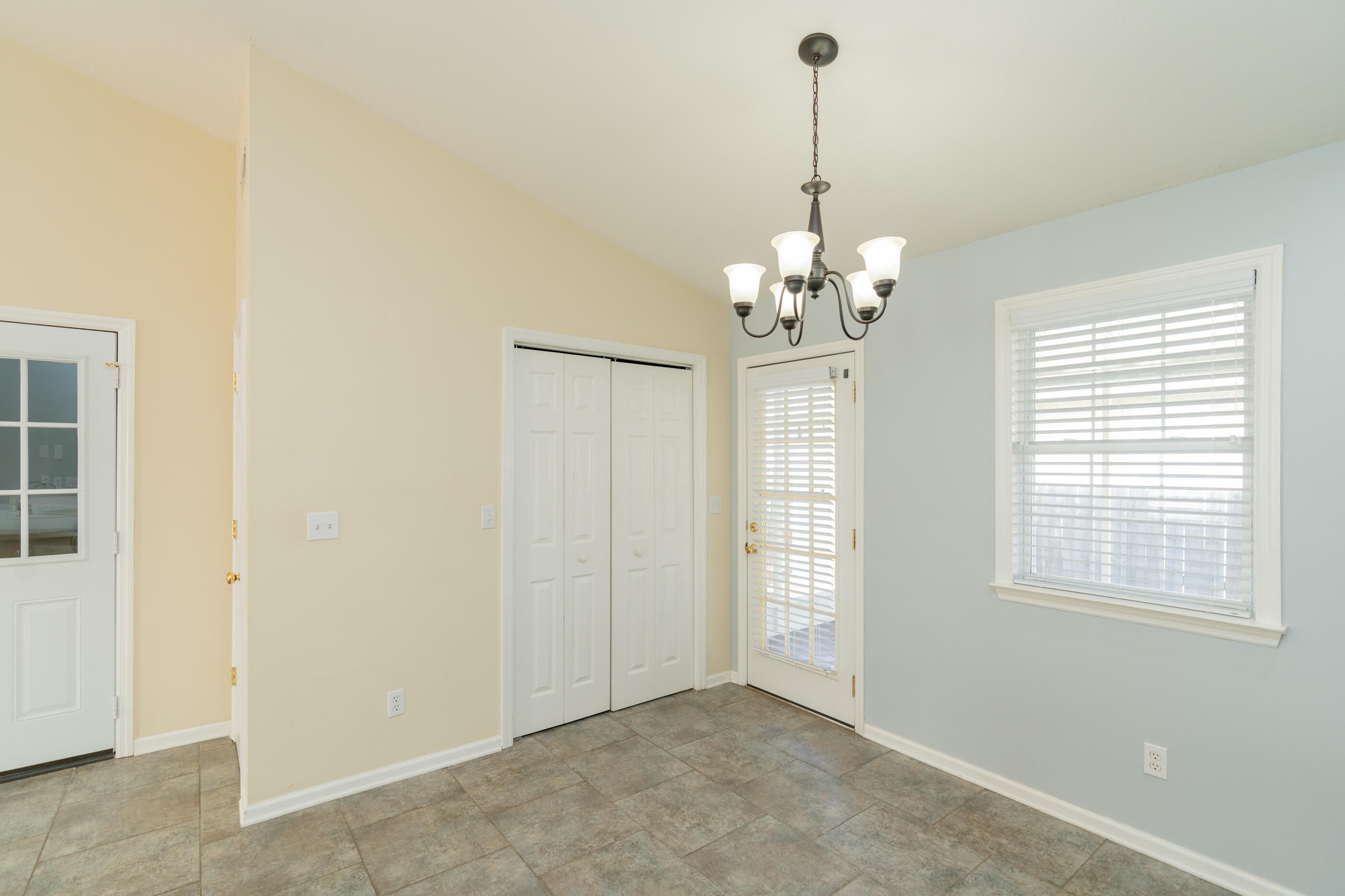 2041 Cannondale Loop Chattanooga, TN 37421 - Photo 9 of 39 DSC08897-21