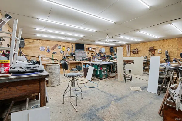 $399,000 | 14284 Highway 6, Syracuse, IN 46567