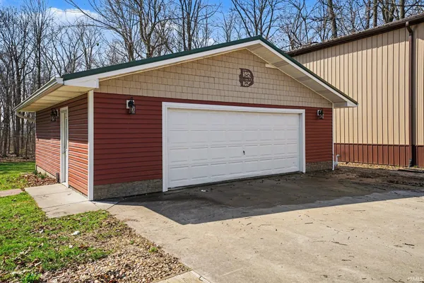 $399,000 | 14284 Highway 6, Syracuse, IN 46567